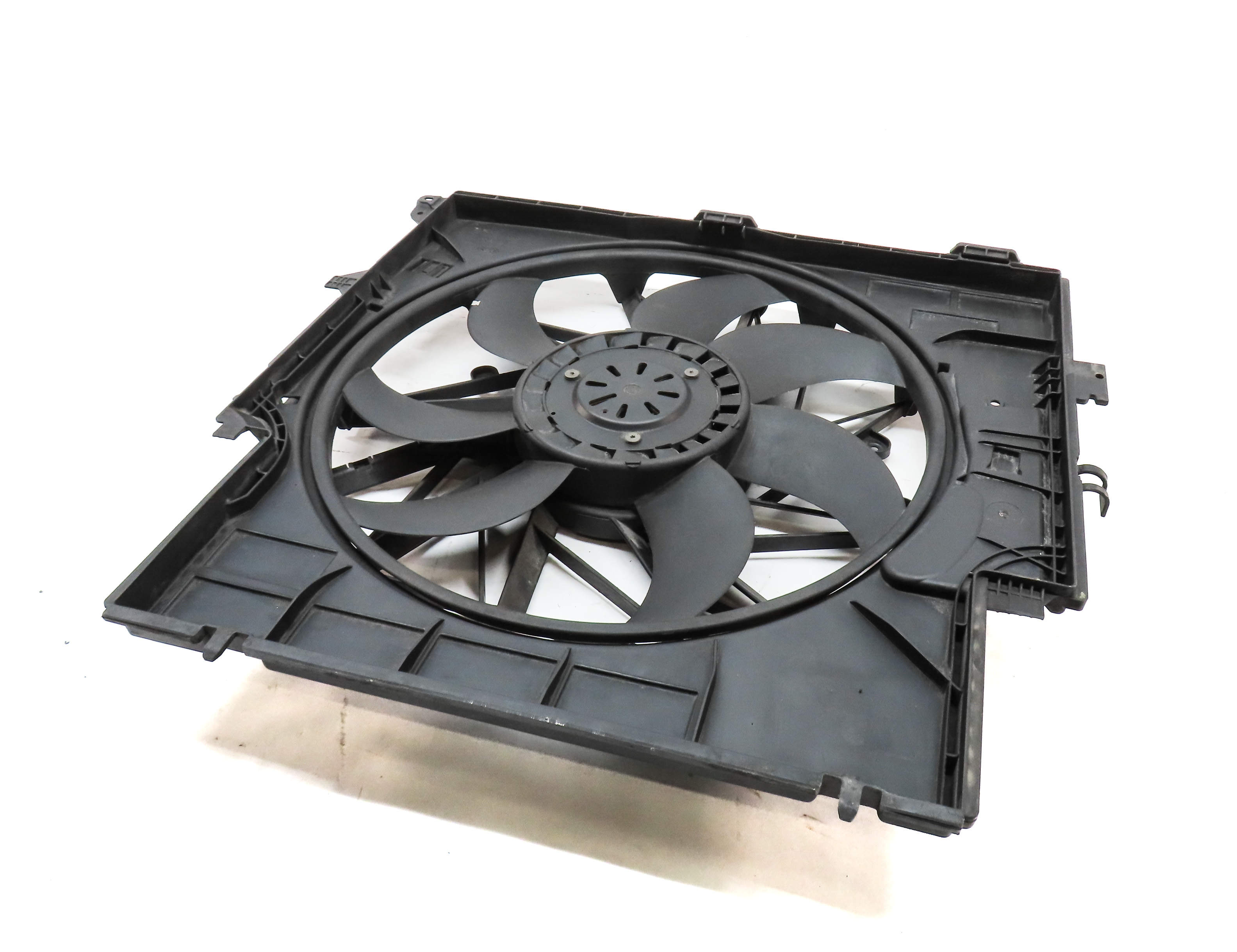 11-18 BMW X3 X4 (F25 F26) 3.0L N55 TURBO ENGINE 600 WATT RADIATOR COOLING FAN — exact item pictured